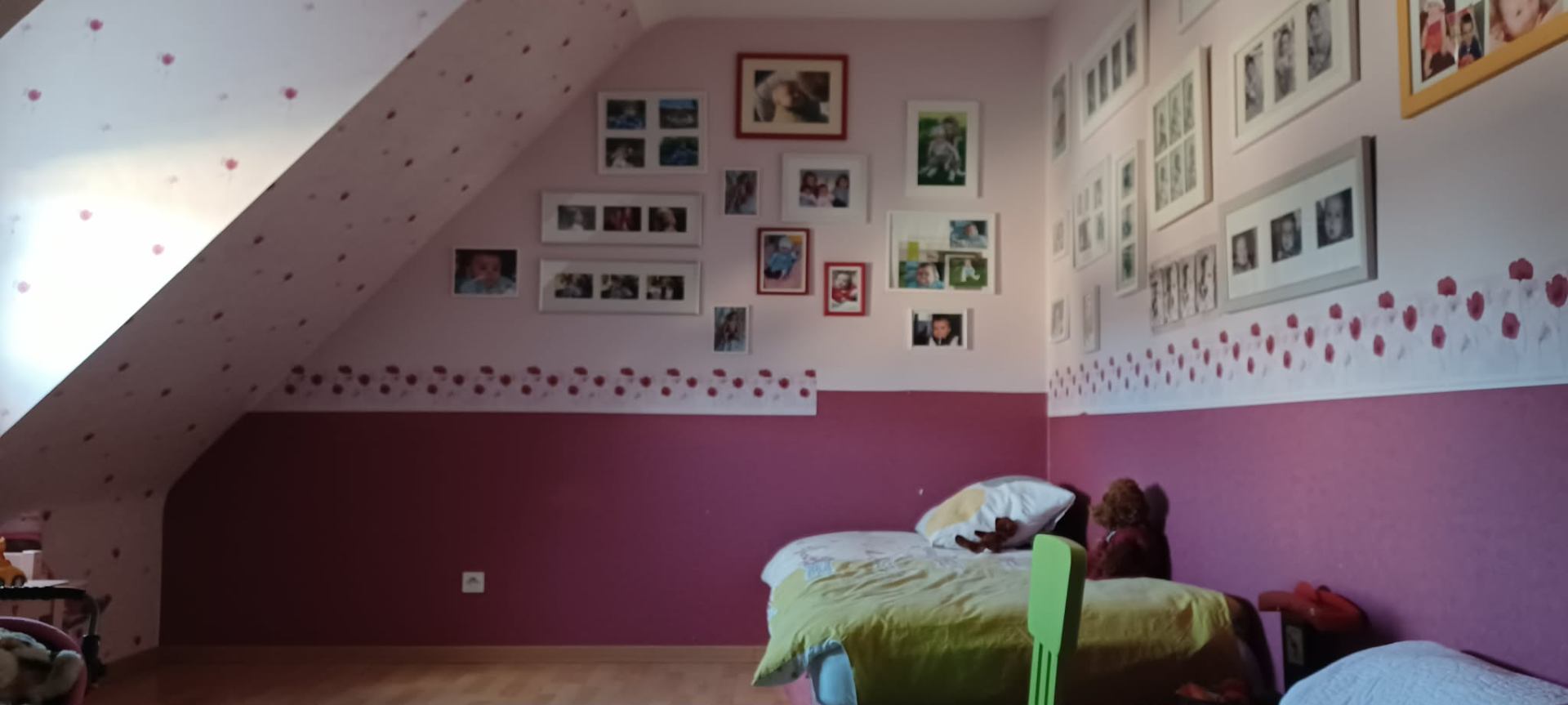 Chambre avant la fresque murale